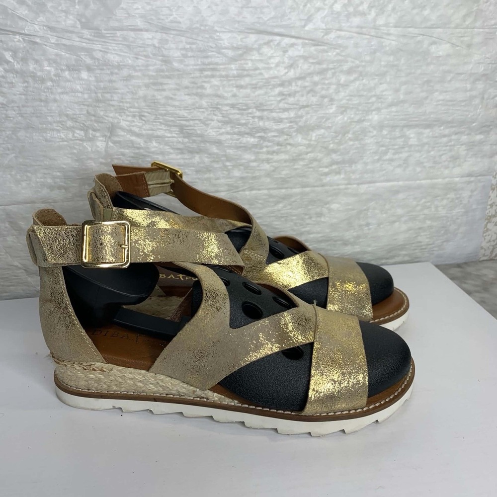 Diba True Qu Aint Sandals Size 8 Gold Metallic Platform Wedges